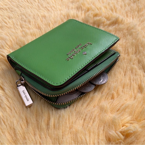Kate Spade Vibrant Green Wallet - Picture 6 of 6